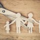 Familienstand 'geschieden': Wer muss über die Änderung informiert werden?